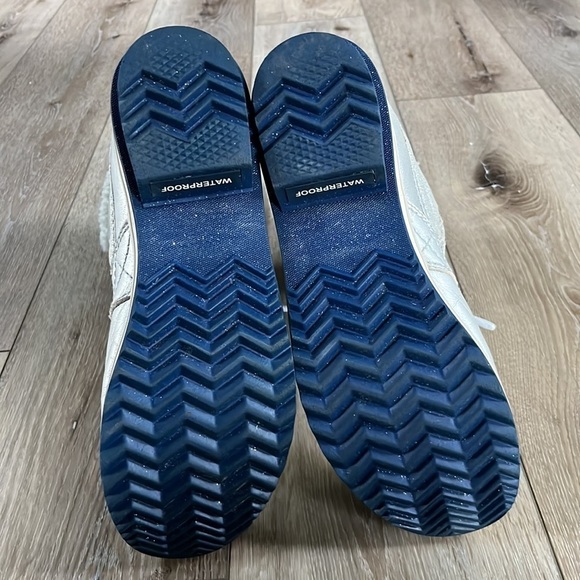 SOREL x Disney Frozen Torfino II Shearling Waterproof Boot Silver - Picture 10 of 11